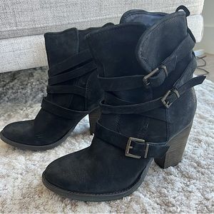 Size 11 (Fit is 10) Steve Madden Leather Heeled Booties